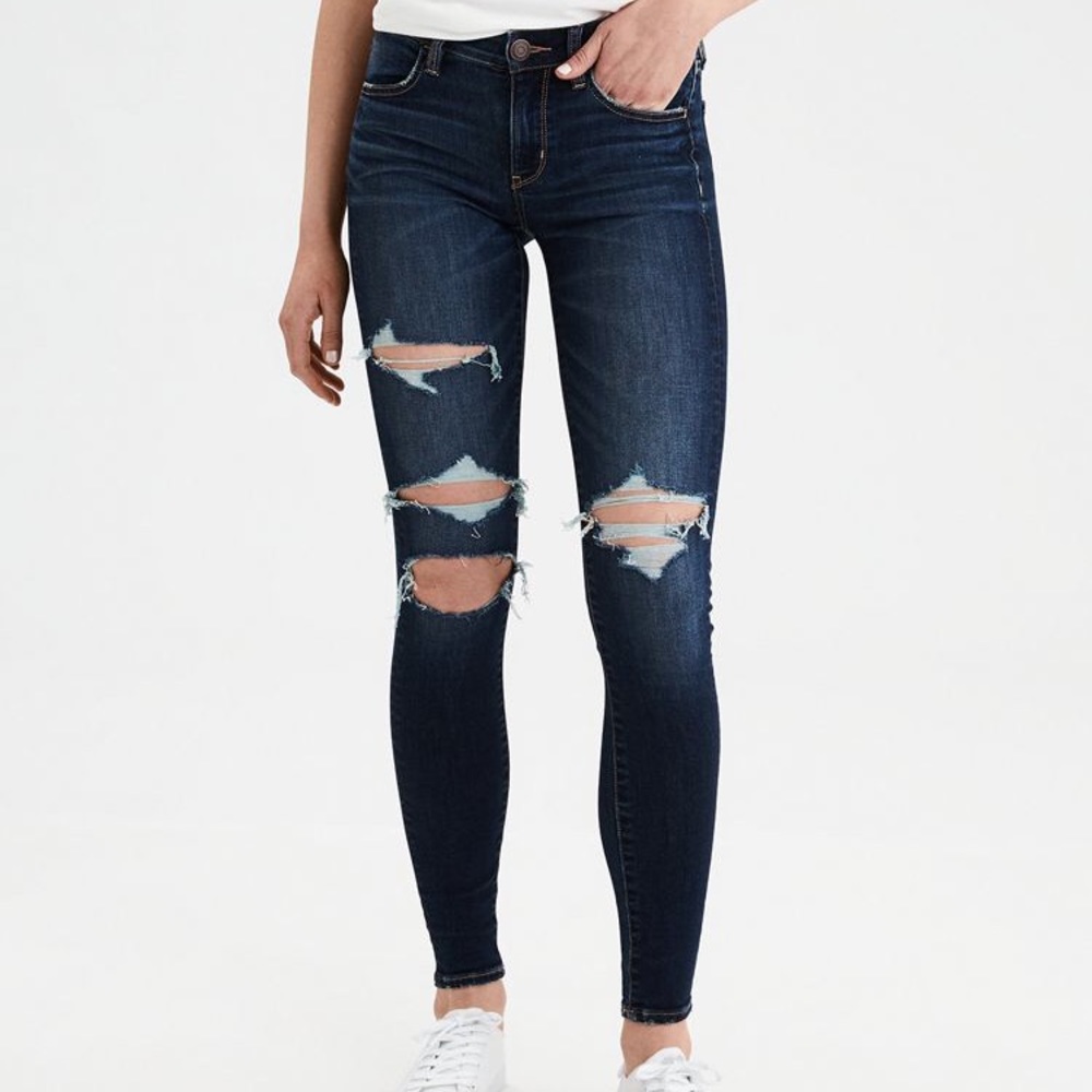 BRAND NEW ripped american eagle jeans